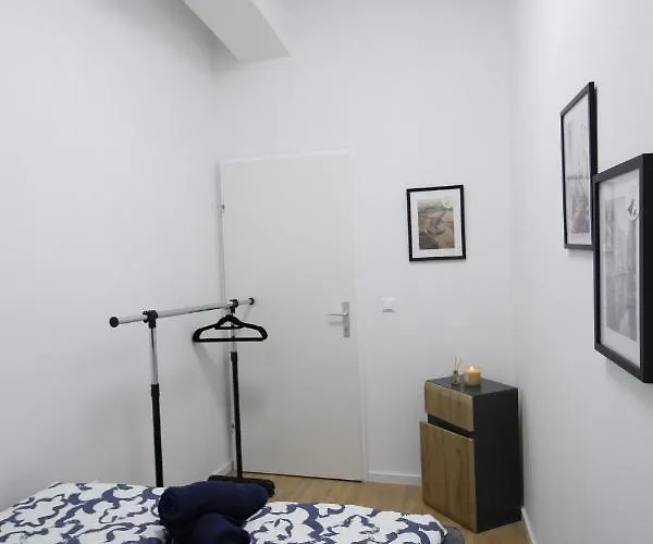 Premier Double Th B Апартаменти *